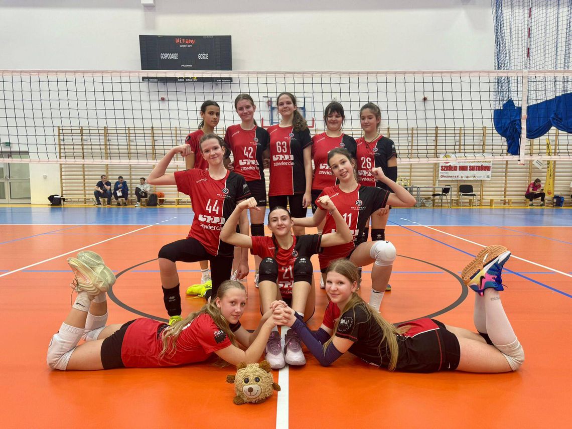 DWIE DRUŻYNY DWÓJKI ZAWIERCIE NA PODIUM