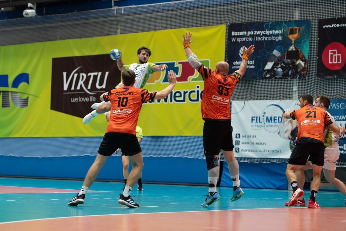 DWIE RÓŻNE POŁOWY W WYKONANIU SZCZYPIORNISTÓW Z ZAWIERCIA