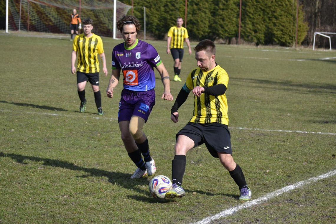 FAWORYCI BEZLITOŚNI DLA ZAWIERCIAŃSKICH DRUŻYN