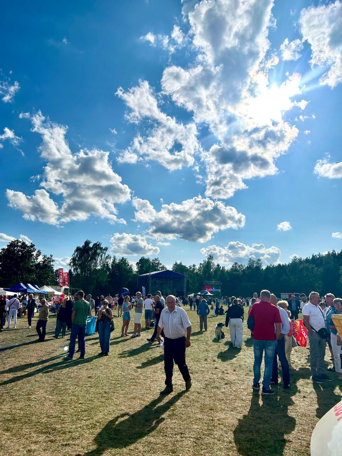 „Festiwal w 10 kadrach”. Laura Pawlik i Barbara Matulka pokażą swoje fotografie w GOK Lelów