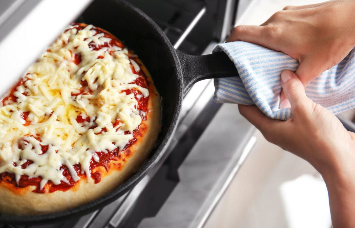 Jak przygotować domową pizzę idealnązimowe  wieczory