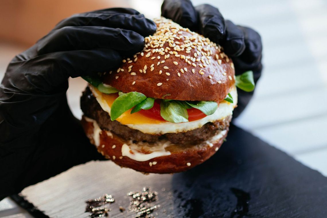 Jak przygotować pysznego burgera w wersji bezmięsnej? Jak przygotować pysznego burgera w wersji bezmięsnej?