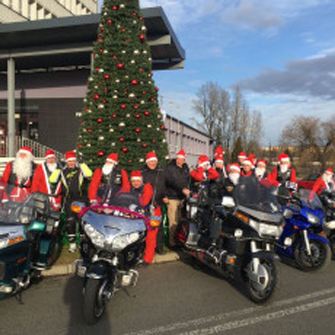 Mikołaje na motorach w centrum Myszkowa