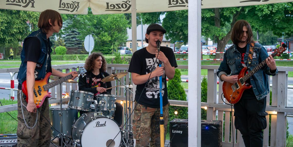 Młody miejscowy zespół zAczyn zagrał w Musztardówce swój debiutancki koncert!