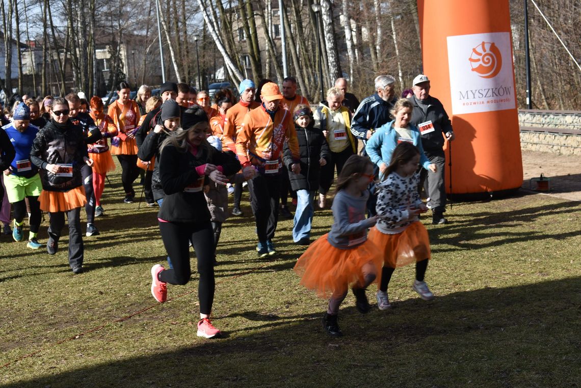 MYSZKÓW. DZIEŃ KOBIET NA DOTYKU JURY. MARCOWY BIEG PO ZDROWIE Z CZEKOLADĄ DLA PAŃ. ZDJĘCIA
