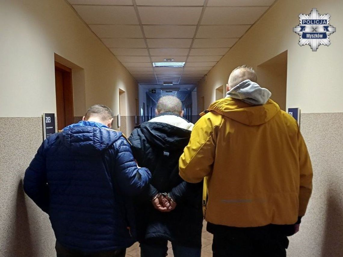 MYSZKÓW. KIEROWAŁ AUTEM PIJANY I POD WPŁYWEM NARKOTYKÓW. MIAŁ ZAKAZ KIEROWANIA POJAZDAMI