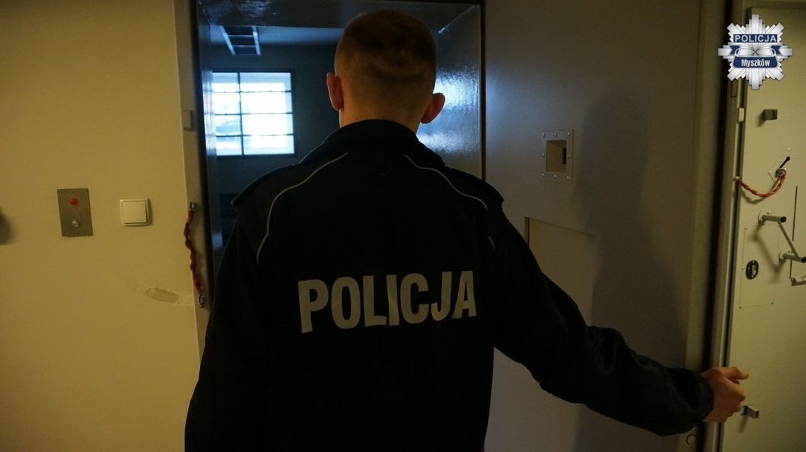 MYSZKÓW. POLICJANCI ZATRZYMALI 3 OSOBY POSZUKIWANE LISTAMI GOŃCZYMI