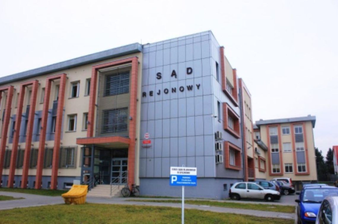 MYSZKÓW. UKRAINIEC SKAZANY NA 5 LAT WIĘZIENIA ZA NAPAD NA KIEROWCĘ BUSA