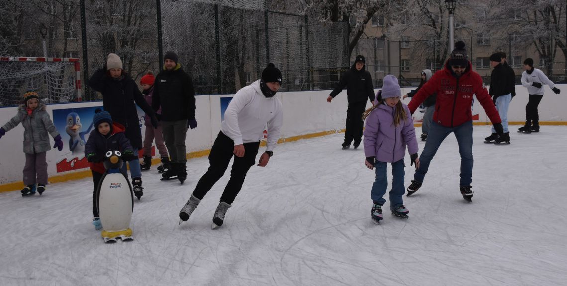 MYSZKÓW. WIEMY KIEDY OTWARCIE BEZPŁATNEGO SZTUCZNEGO LODOWISKA PRZY SZKOLE PODSTAWOWEJ NR 1