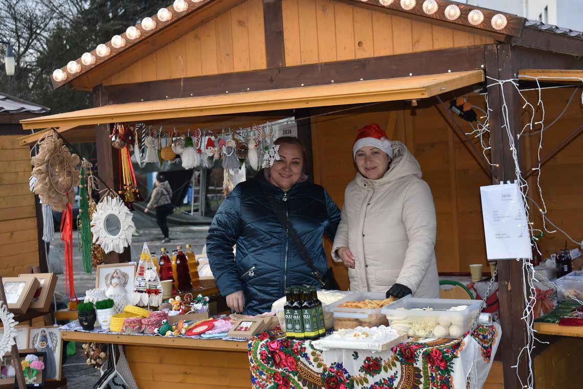 MYSZKÓW. ZOBACZCIE CO MOŻNA KUPIĆ NA JARMARKU BOŻONARODZENIOWYM PREZED DOMEM KULTURY ZDJĘCIA