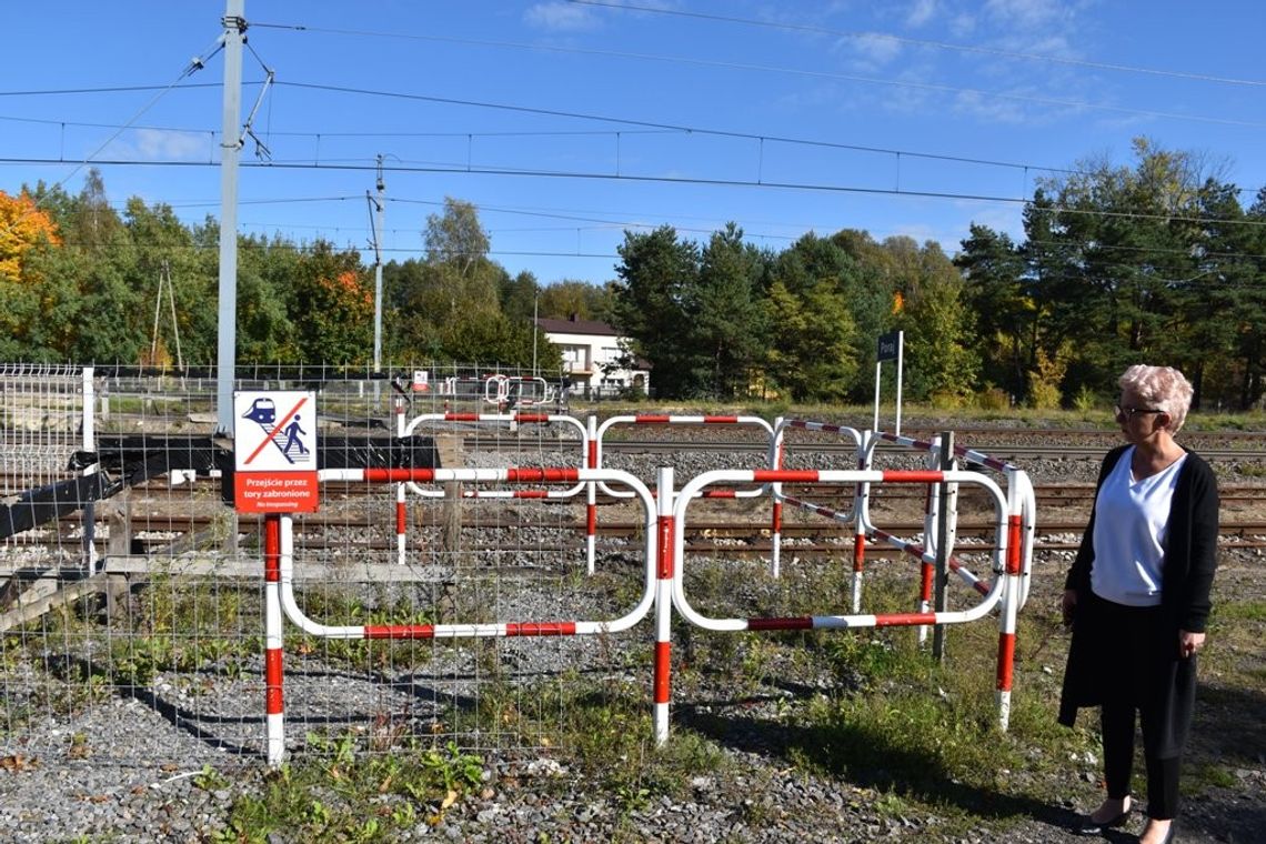 NIE – DLA NIEBEZPIECZNEGO PRZECHODZENIA PRZEZ TORY W PORAJU 