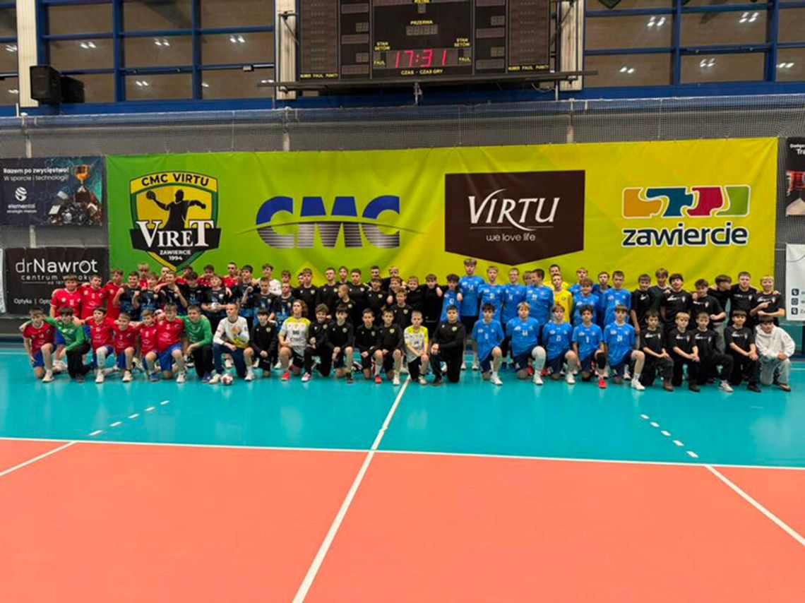 NOWOROCZNY TURNIEJ PIŁKI RĘCZNEJ W ZAWIERCIU