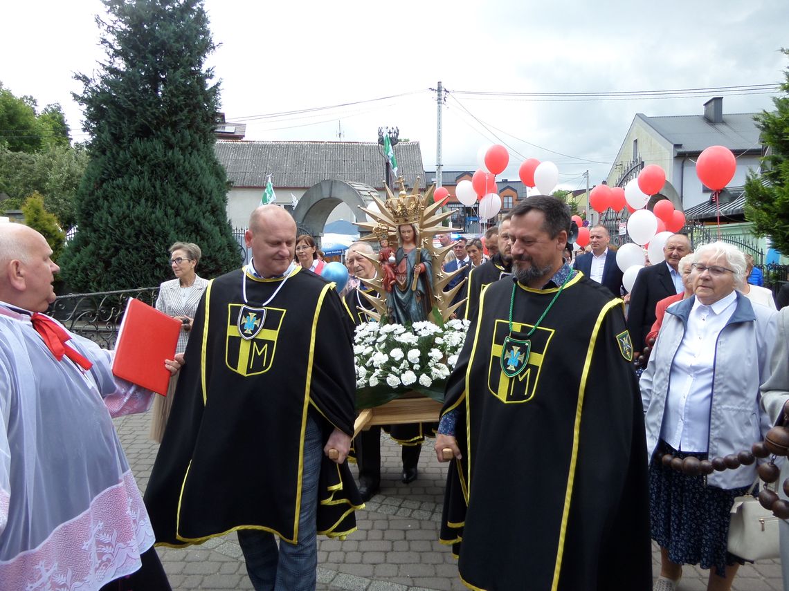 ODPUST MATKI BOSKIEJ LEŚNIOWSKIEJ.  UROCZYSTOŚCI Z PROCESJĄ DO SANKTURAIUM LEŚNIOWSKIEGO. ZDJĘCIA