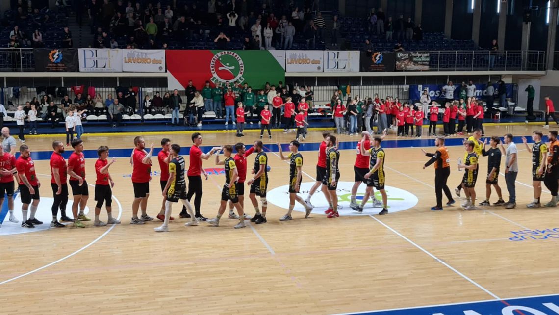 PIERWSZA LIGOWA PORAŻKA SZCZYPIORNISTÓW Z ZAWIERCIA