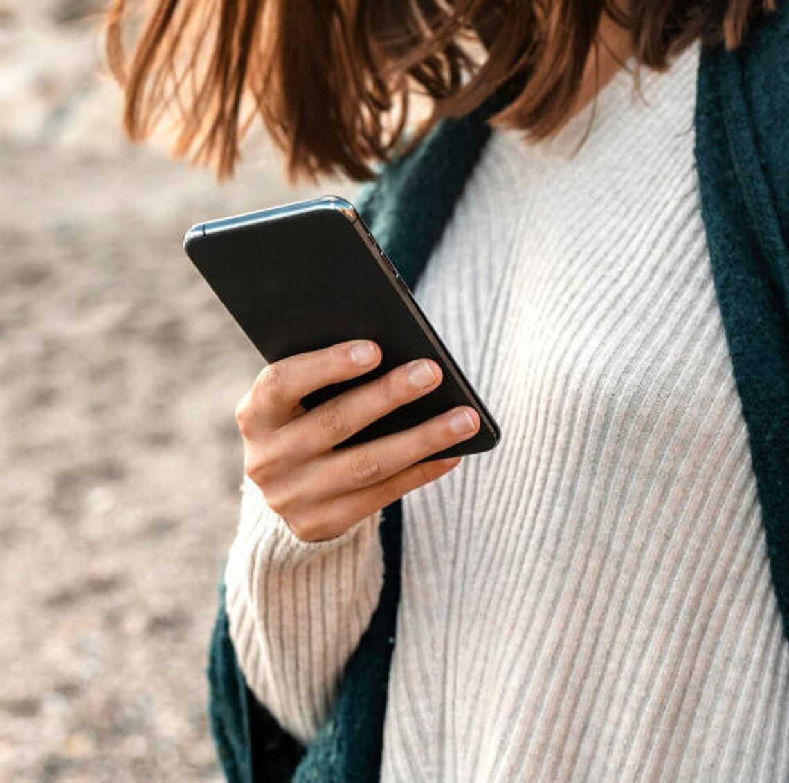 Polacy coraz chętniej sięgają po używane i odnowione smartfony