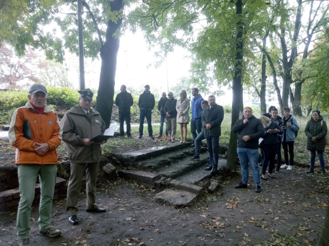 PREZENTACJA RELIKTÓW GROBU NIEZNANEGO ŻOŁNIERZA W PARKU KOŚCIUSZKI