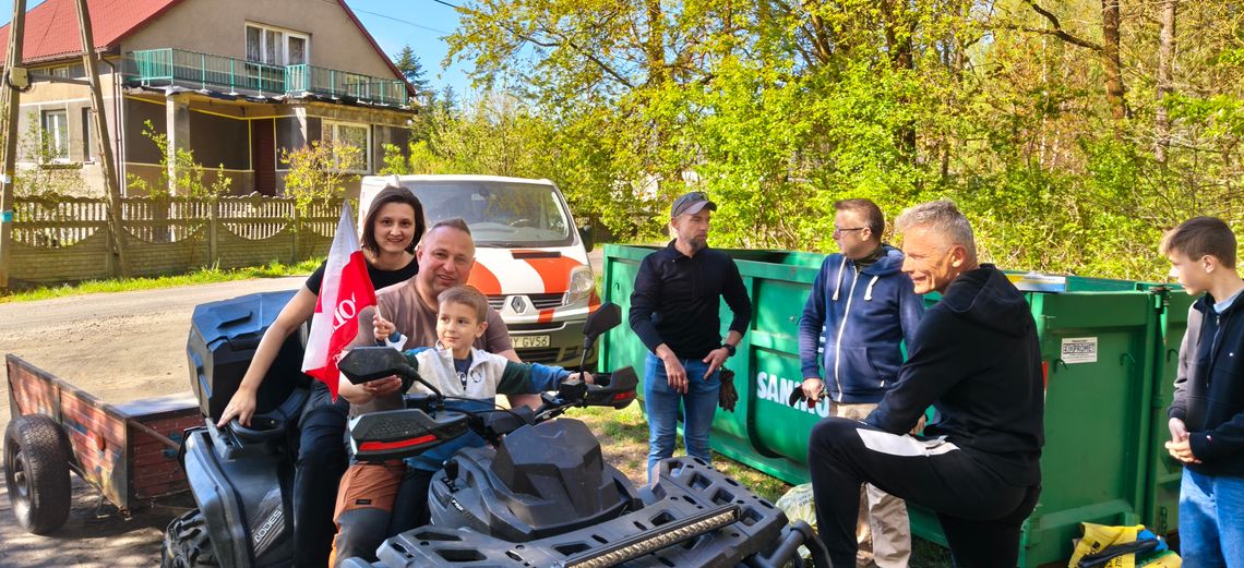 ŚWIĘTO PRACY W PRAKTYCE- MIESZKAŃCY OSIŃSKIEJ GÓRY RUSZYLI SPRZĄTAĆ LAS ŚWIĘTO PRACY W PRAKTYCE- MIESZKAŃCY OSIŃSKIEJ GÓRY RUSZYLI SPRZĄTAĆ LAS