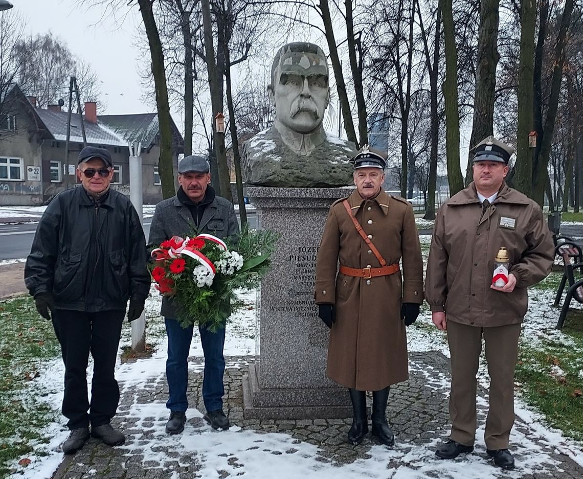 W ZAWIERCIU ODDANO HOŁD MARSZAŁKOWI PIŁSUDSKIEMU W 154. ROCZNICĘ JEGO URODZIN