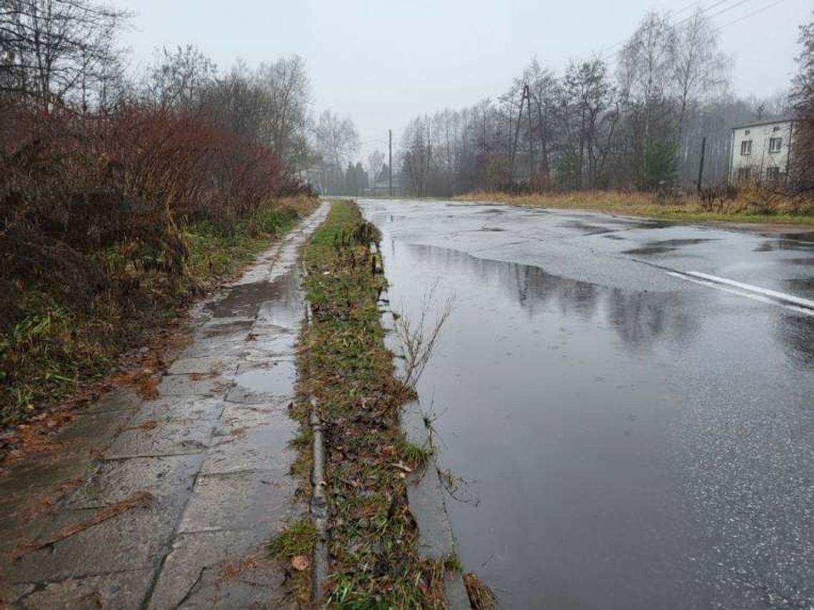 ZATKANE STUDZIENKI. WODA I DZIURY. CODZIENNOŚĆ NA MARCISZOWSKIEJ