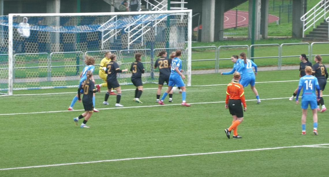 ZAWODNICZKI KS-U MYSZKÓW NA POZYCJI LIDERA