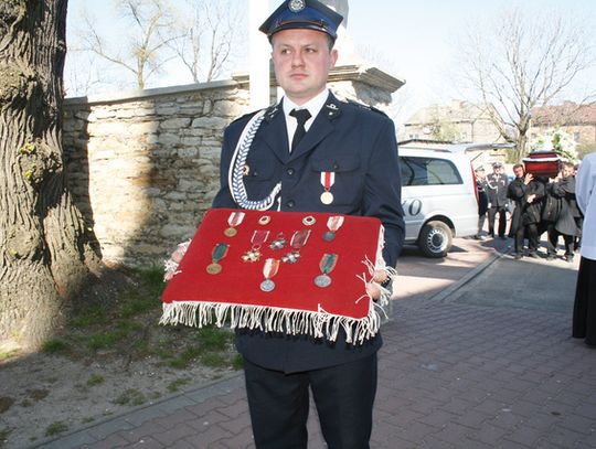 ŻYŁ STRAŻĄ DO KOŃCA SWYCH DNI