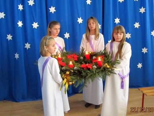 „CHODŹCIE OD KARPAT DO MORZA, W SZOPIE JEST DZIECINA BOŻA”