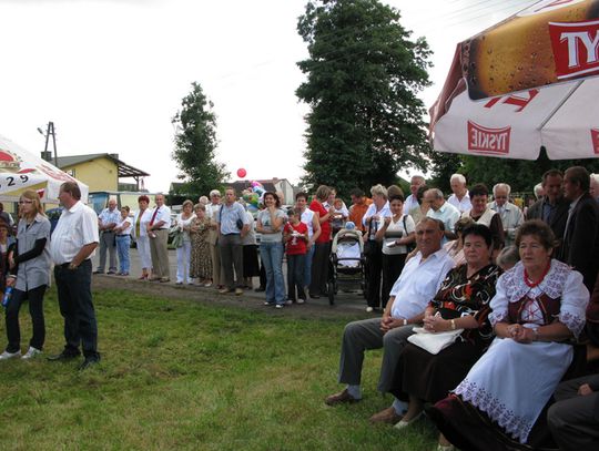 NOWOWSIANKI ŚPIEWAJĄ JUŻ ĆWIERĆ WIEKU