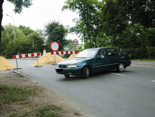 GIGANTYCZNE KORKI PRZEZ MYSZKÓW