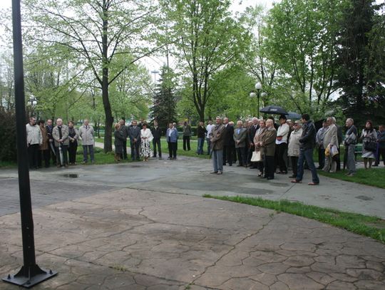 MIMO NIEPOGODY ŚWIĘTA UCZCZONE