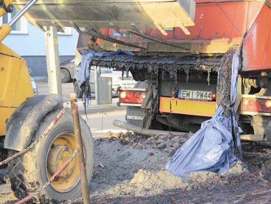 WSZYSTKIE TRANSPORTY MASY KOKSOWNICZEJ W REKO PRZEŁADOWYWANO W SKANDALICZNY SPOSÓB!