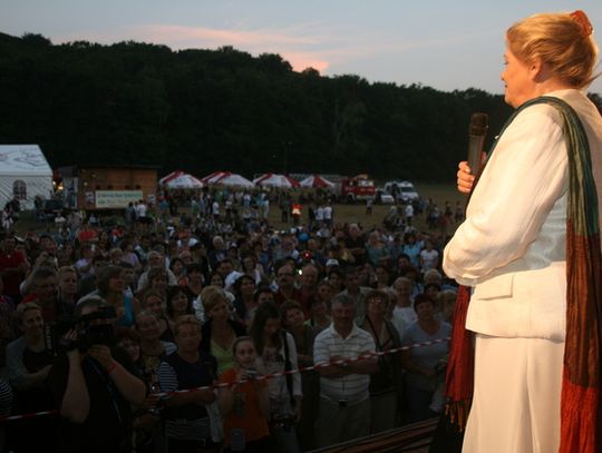 „KINO POD GWIAZDAMI” CIĄGLE PEŁNE PUBLICZNOŚCI