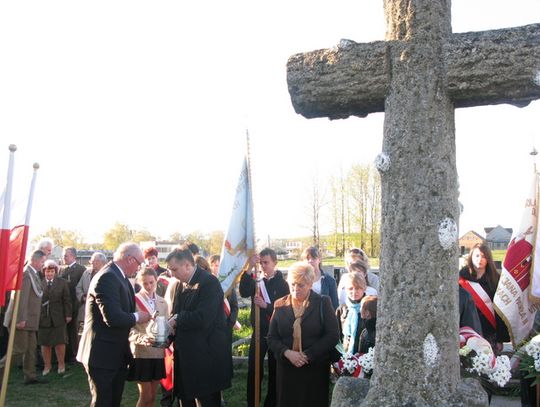 KATYŃ ZABRAŁ I NASZYCH OFICERÓW