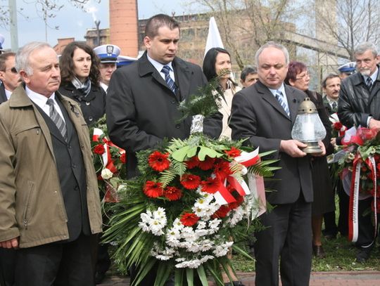 CZTERY DĘBY DLA PAMIĘCI KATYNIA