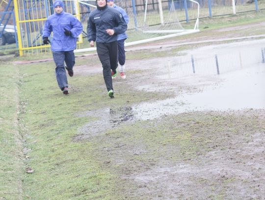 Boisko zalało sparingu nie było