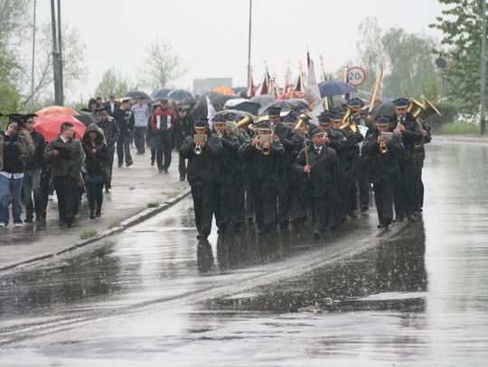 MIMO NIEPOGODY ŚWIĘTA UCZCZONE