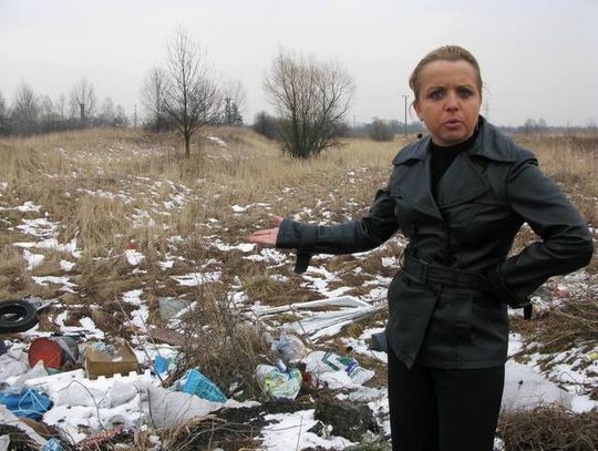 DZIKI ŚMIETNIK W JASTRZĘBIU