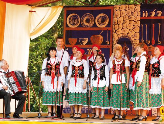 PRAWDZIWA UCZTA FOLKLORU   