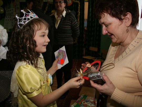 ŚWIĘTO W PRZEDSZKOLNYM TEATRZE