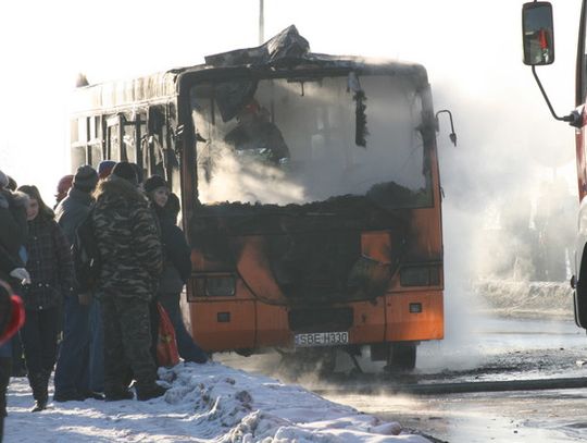 SZKOLNY AUTOBUS W OGNIU!