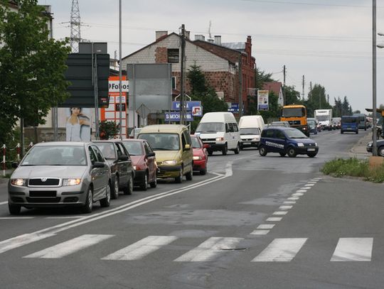 GIGANTYCZNE KORKI PRZEZ MYSZKÓW