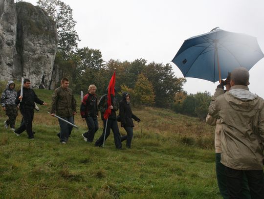 TELERANKOWY KOGUT ZAPIEJE Z ŁUTOWCA