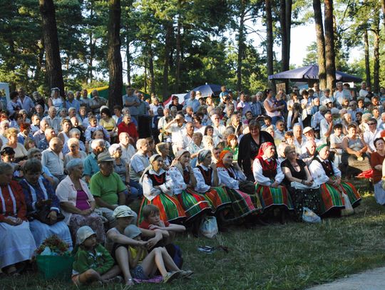 LETNISKO FOLKLOREM STOI