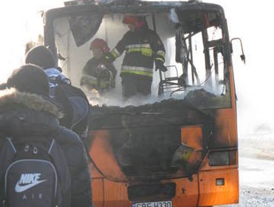 SZKOLNY AUTOBUS W OGNIU!