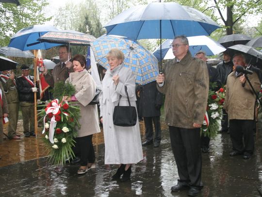 MIMO NIEPOGODY ŚWIĘTA UCZCZONE