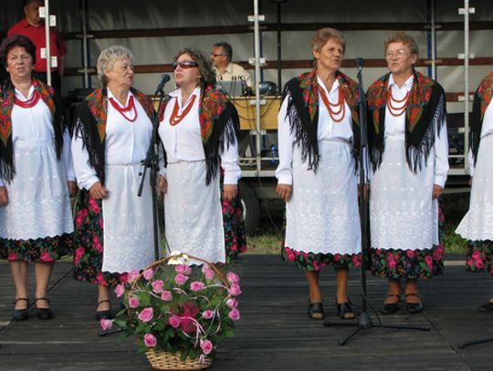 NOWOWSIANKI ŚPIEWAJĄ JUŻ ĆWIERĆ WIEKU