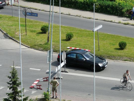 GIGANTYCZNE KORKI PRZEZ MYSZKÓW