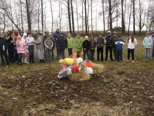 WIOSNA PRZYWITANA, „ZIMY” SPŁONĘŁY NA STOSIE