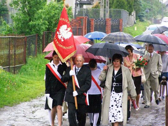 POŚWIĘCENIE SZTANDARU W JAWORZNIKU