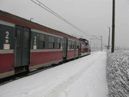 POCIĄGI NADAL OPÓŹNIONE