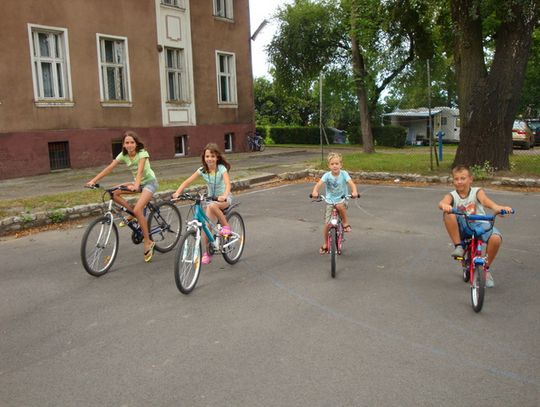 ROWEROWI TURYŚCI NA ZLOCIE W ŻARACH